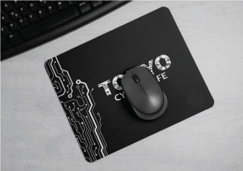 Circuit-pattern mouse pad with mouse